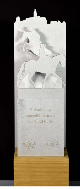 Pokal für Olympiasieger Michael Jung