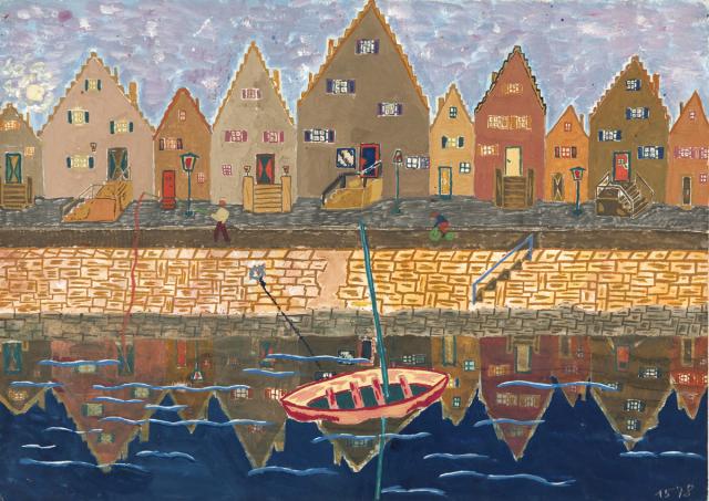 Häuser spiegeln sich im Wasser