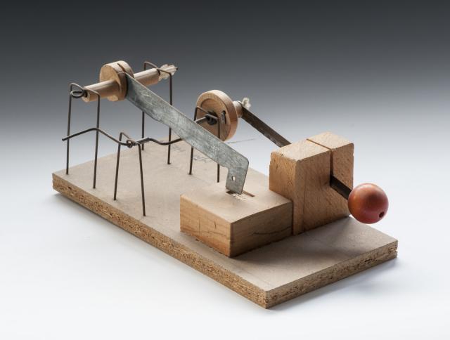 Säge-Hammer-Maschine