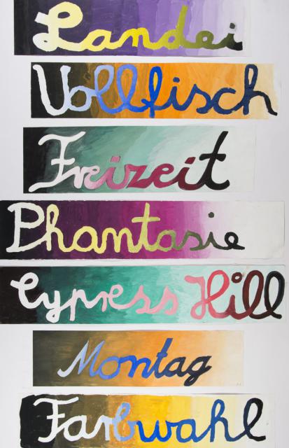 Schrift auf farbigem Hintergrund