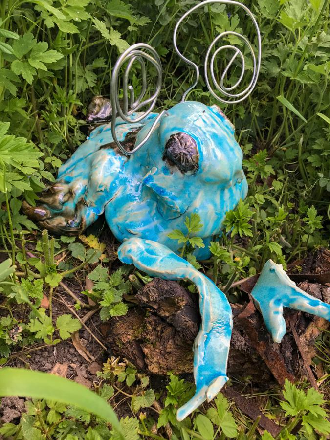 Neues krabbelt aus der Erde